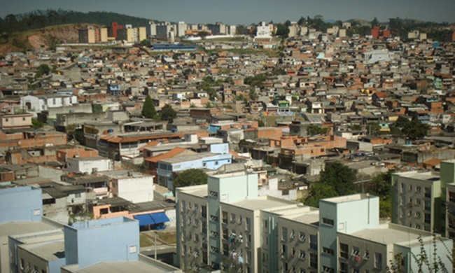 Cidade Tiradentes, bairro da Zona Norte de São Paulo – Limpeza de Sofá